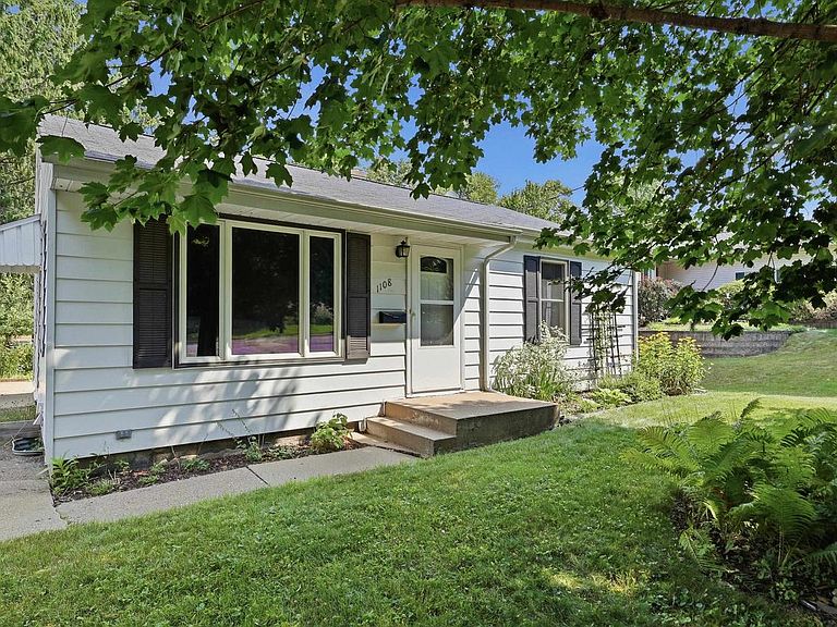 Listing photo 3