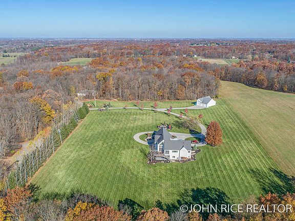 2nd image of 3026 Deer Run
