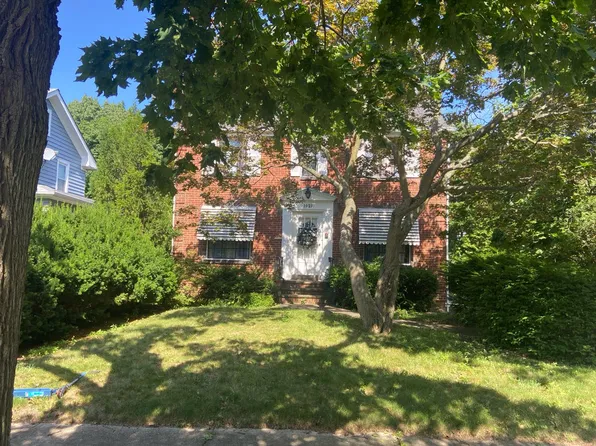 1421 Edendale St, Cleveland Heights, OH 44121