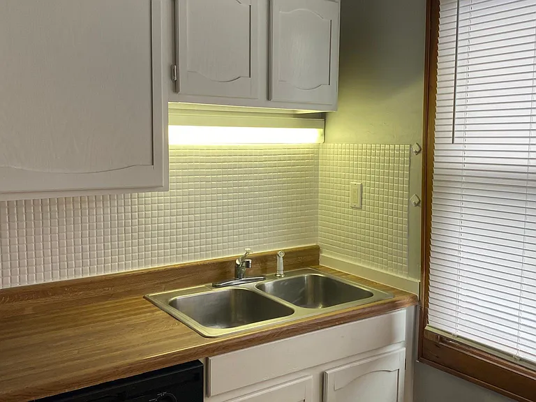 2154 Maple Rd #1 — Photo 20