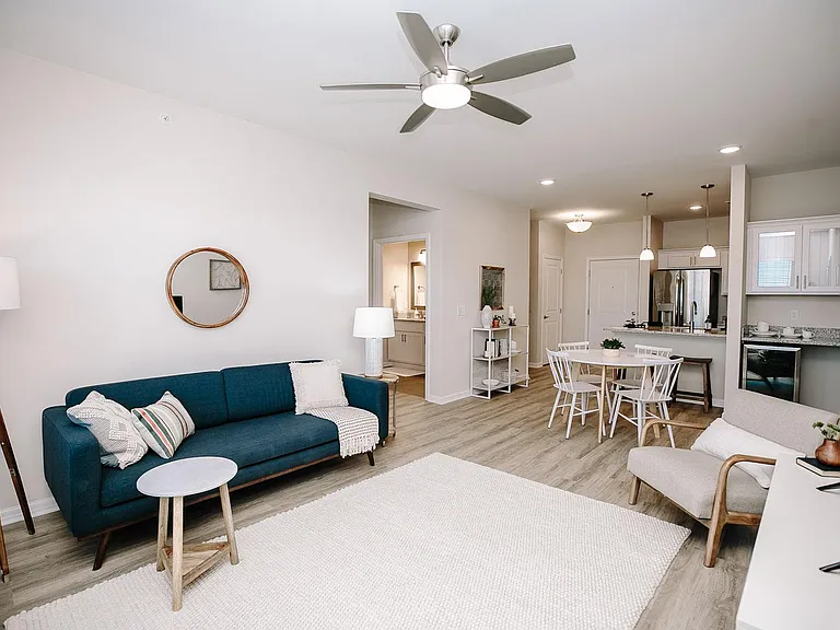 600 River Road Apartments — Photo 6