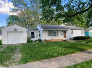 1103 S 4th St, Fairfield, IA 52556