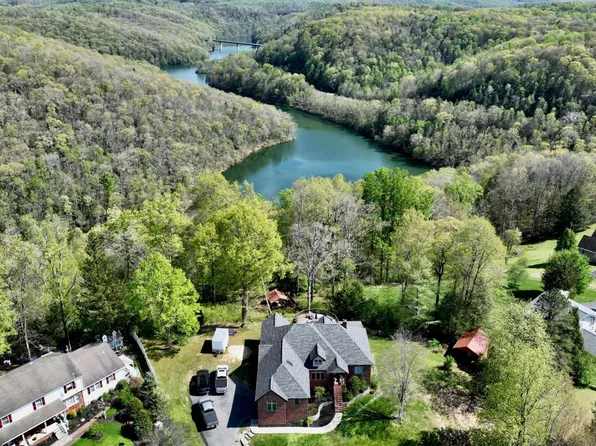 386 Clarissa Dr, Summersville, WV 26651