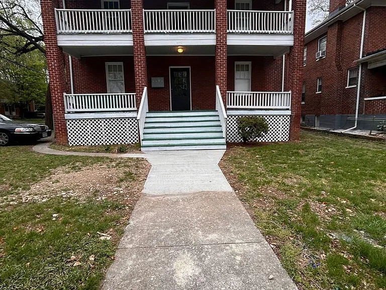 2037 Laburnum Ave SW — Photo 1