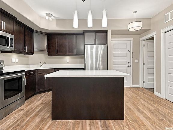 4th image of UNIT 107-423 Nelson ROAD