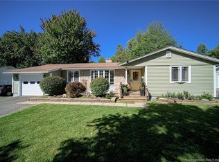 35 Walker St, Fredericton, NB E3A 3E2