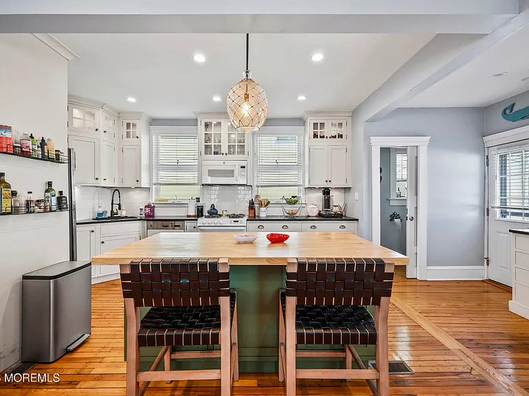 214 Brinley Ave — Photo 8