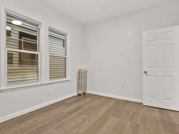 7-06 College Point Boulevard image 8 of 44