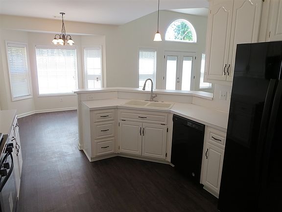 5th image of 2037 Township Dr