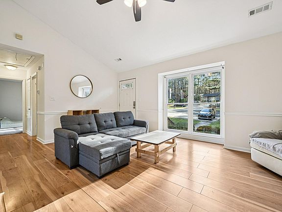3rd image of 200 W Woodcroft Pkwy APT 53B