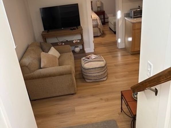 310 White Oak Trl #B