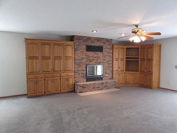 4th image of 1700 Knollwood Dr