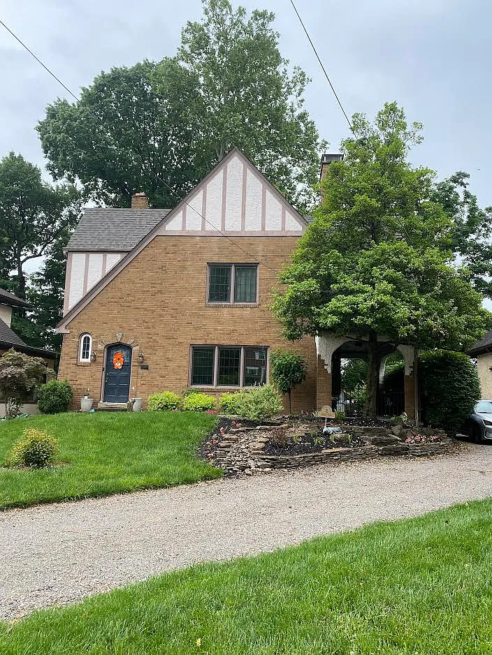 Building Photo - 4510 Erie Ave #1