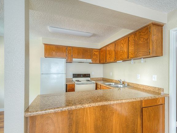 2nd image of 821 W East Ave #17