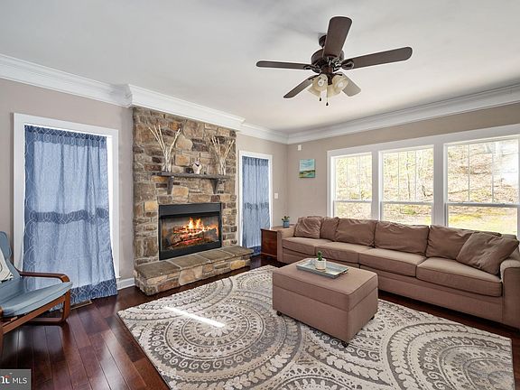 4th image of 75 Fleetwood Farm Ln