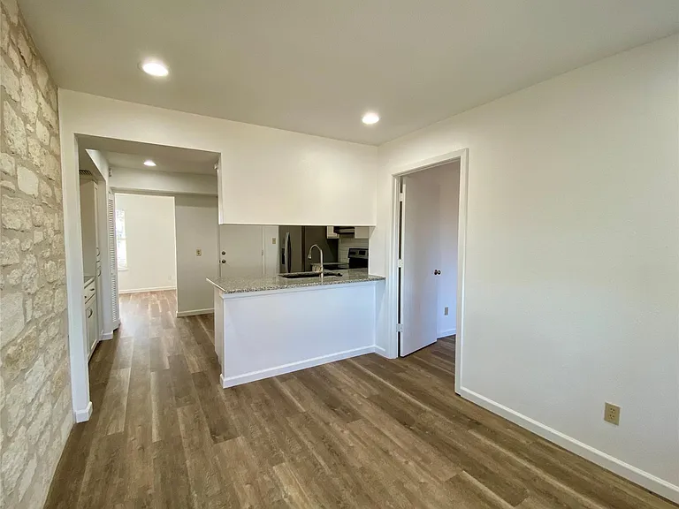 5502 Longhorn Lndg — Photo 5