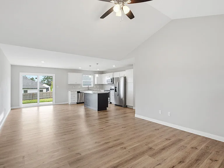 5502 Geyser Blvd — Photo 7