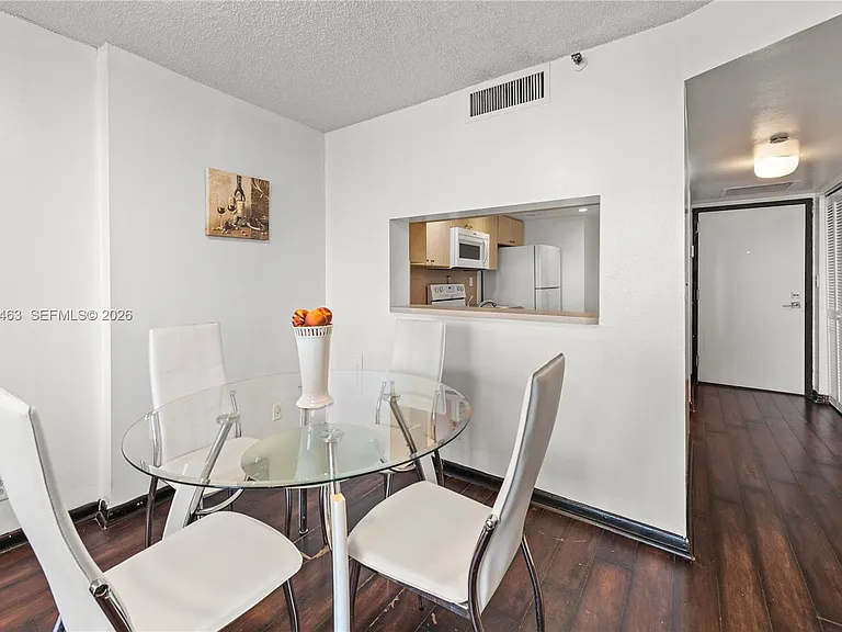 2555 Collins Ave #403 — Photo 25
