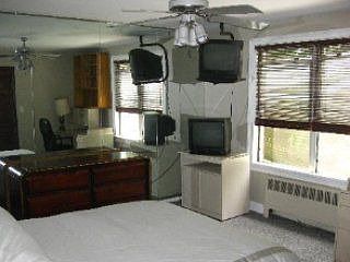 5th image of 56 Edwards St APT 1B