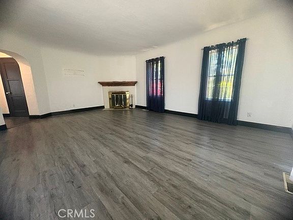 3rd image of 2196 W Orange Grove Ave