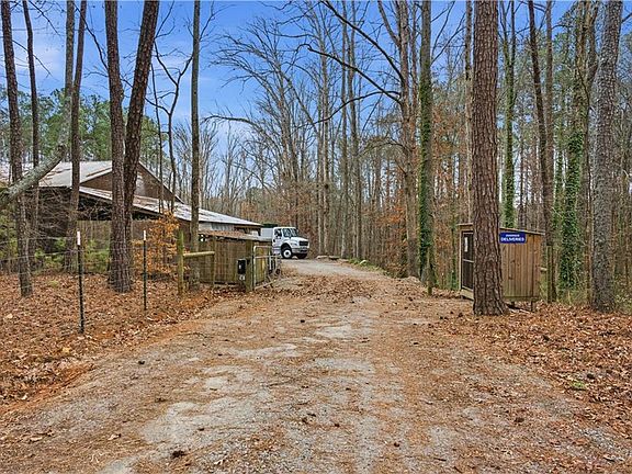 5th image of 635 Colbert Rd