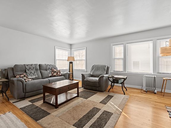 4th image of 1539 7th Ave NE