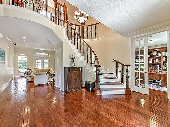 5th image of 5823 Santa Fe Springs Dr