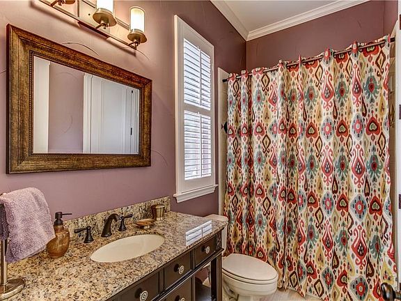 5th image of 5985 Kensington Dr