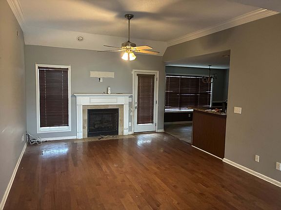 2nd image of 844 Mulberry Pl