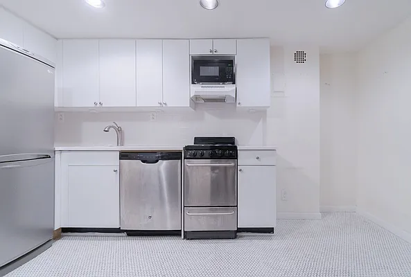 Rented by Mirador Real Estate | media 11