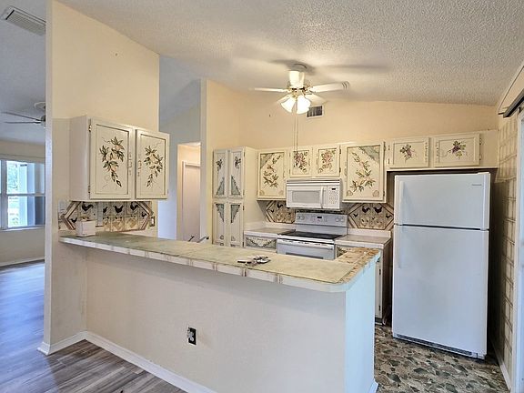 4th image of 3495 Lake View Blvd
