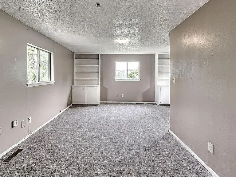 313 E Northrup Dr — Photo 7