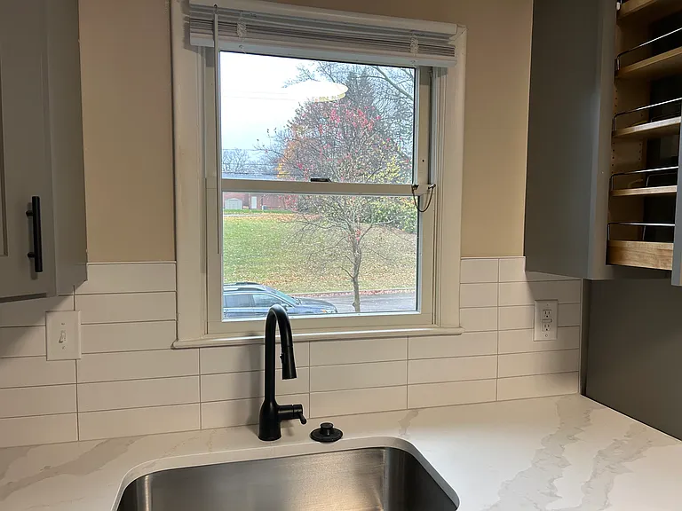 850 Redeemer Ave — Photo 4