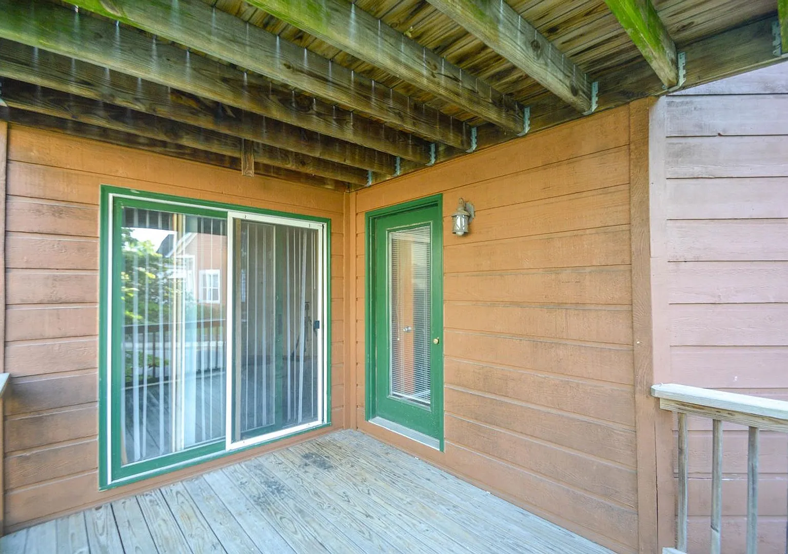 523 Henderson Crossing - Half Off Admin Fees & $350 Gift Card! — Photo 3