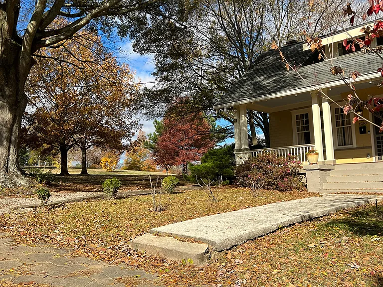 1250B Druid Pl NE #B — Photo 12
