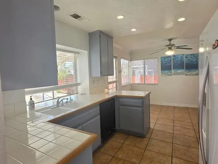 11087 Kenyon Way — Photo 4