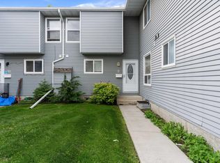 Riverbend The, Edmonton, AB T6H 5S9