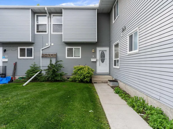 4403 Riverbend Rd NW #9, Edmonton, AB T6H 5S9