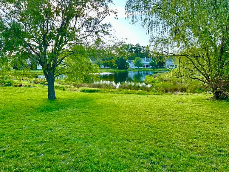 1 Ennis Ln — Photo 3
