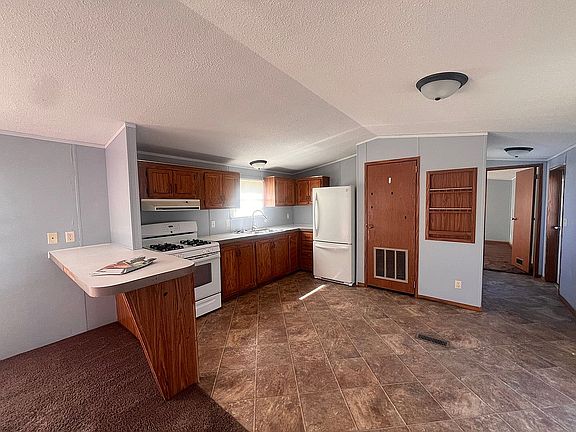 5th image of 304 Hayes St W #70