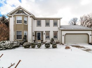 9364 Lori Jean Dr, Mentor, OH 44060