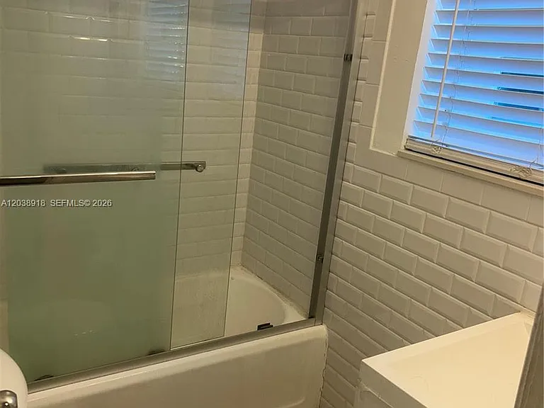 8260 Byron Ave #5 — Photo 4
