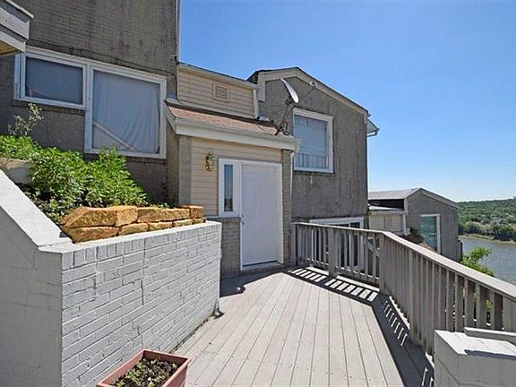 3rd image of 490 Mount Hope Ave APT 500