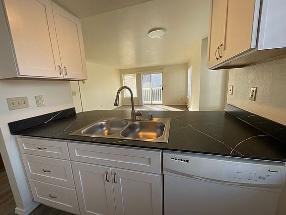 4th image of 5666 Eagle Pkwy #2