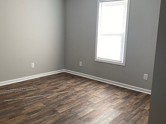 5th image of 303 Biscayne Dr