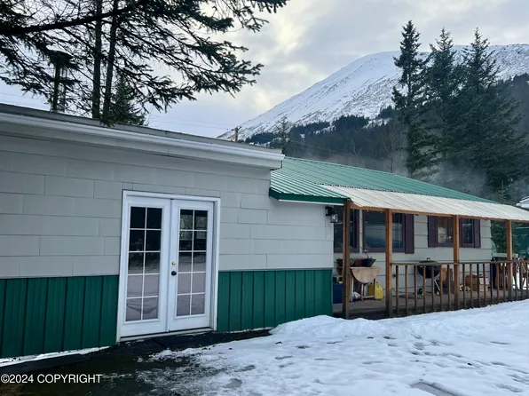 209 Marathon Dr, Seward, AK 99664