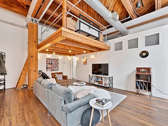 5th image of 1872 N Clybourn Ave APT 208