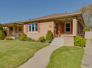 2005 Hickory Grove Ave, Racine, WI 53403