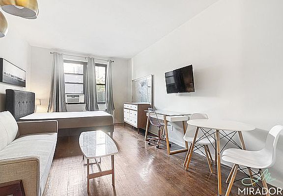 2nd image of 1450 2nd Ave APT 4A
