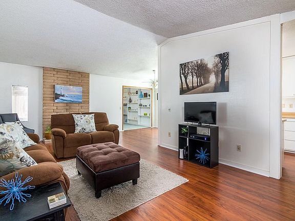 5th image of 6448 Carmelwood Dr